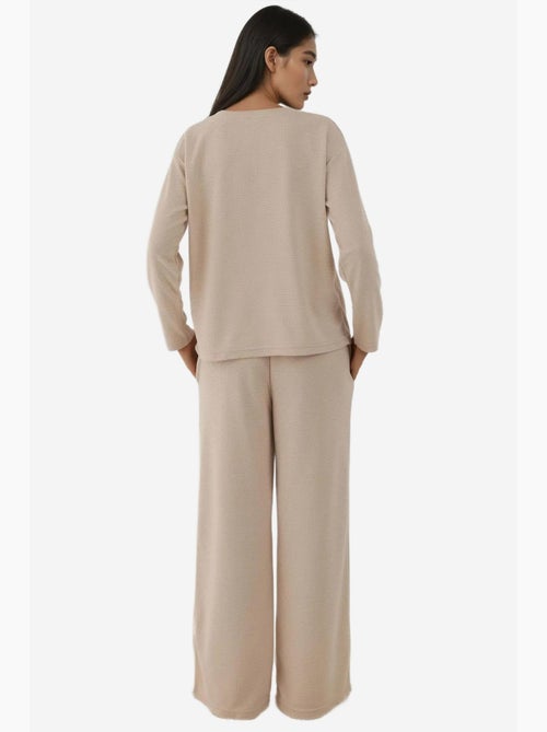 Soft touch getextureerde relaxte pasvorm pyjamaset hiccup - Kiabi Soft touch getextureerde relaxte pasvorm pyjamaset hiccup - Kiabi