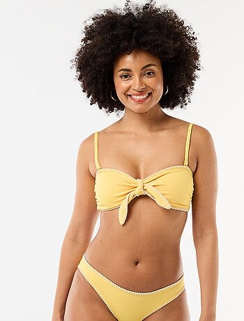 Soutien-gorge bandeau avec surpiqûres contrastées