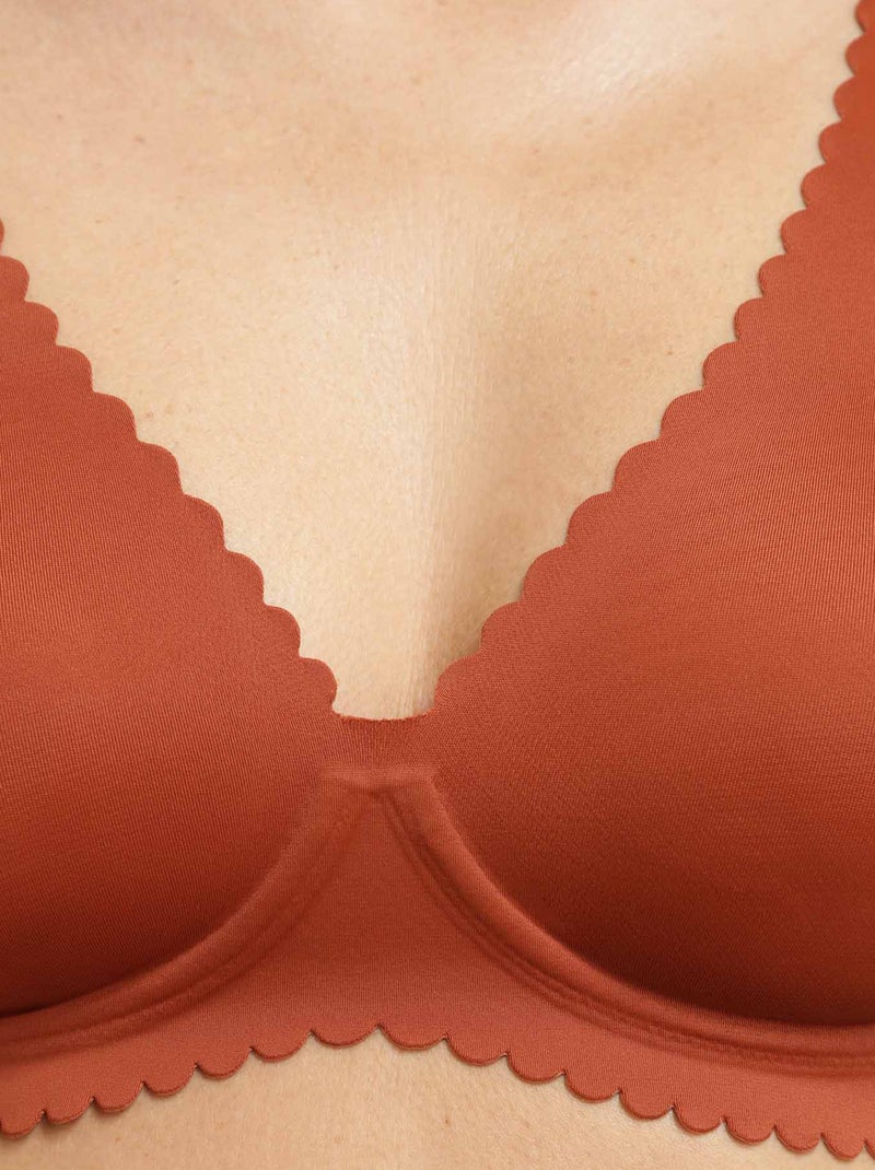 Soutien-gorge 'Dim' 'Body touch' moulé avec bonnets pré-formés Marron - Kiabi