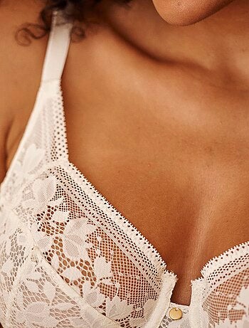 Soutien-gorge en dentelle 'Suzie' 'Sans complexe'