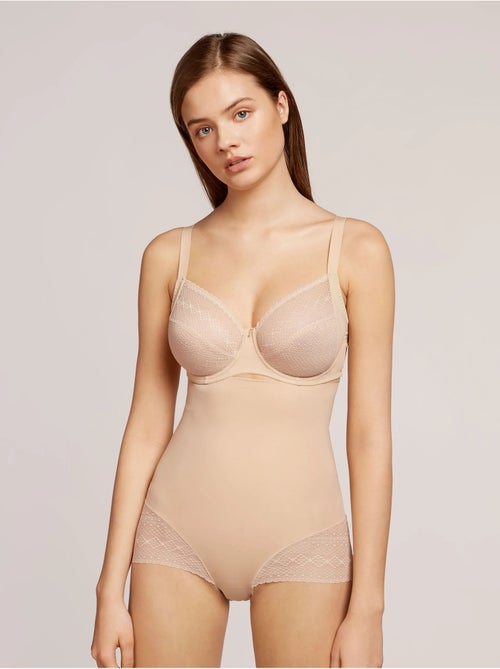 Soutien-gorge maintien maximal sans rembourrage bonnets c, d et e - Kiabi Soutien-gorge maintien maximal sans rembourrage bonnets c, d et e - Kiabi
