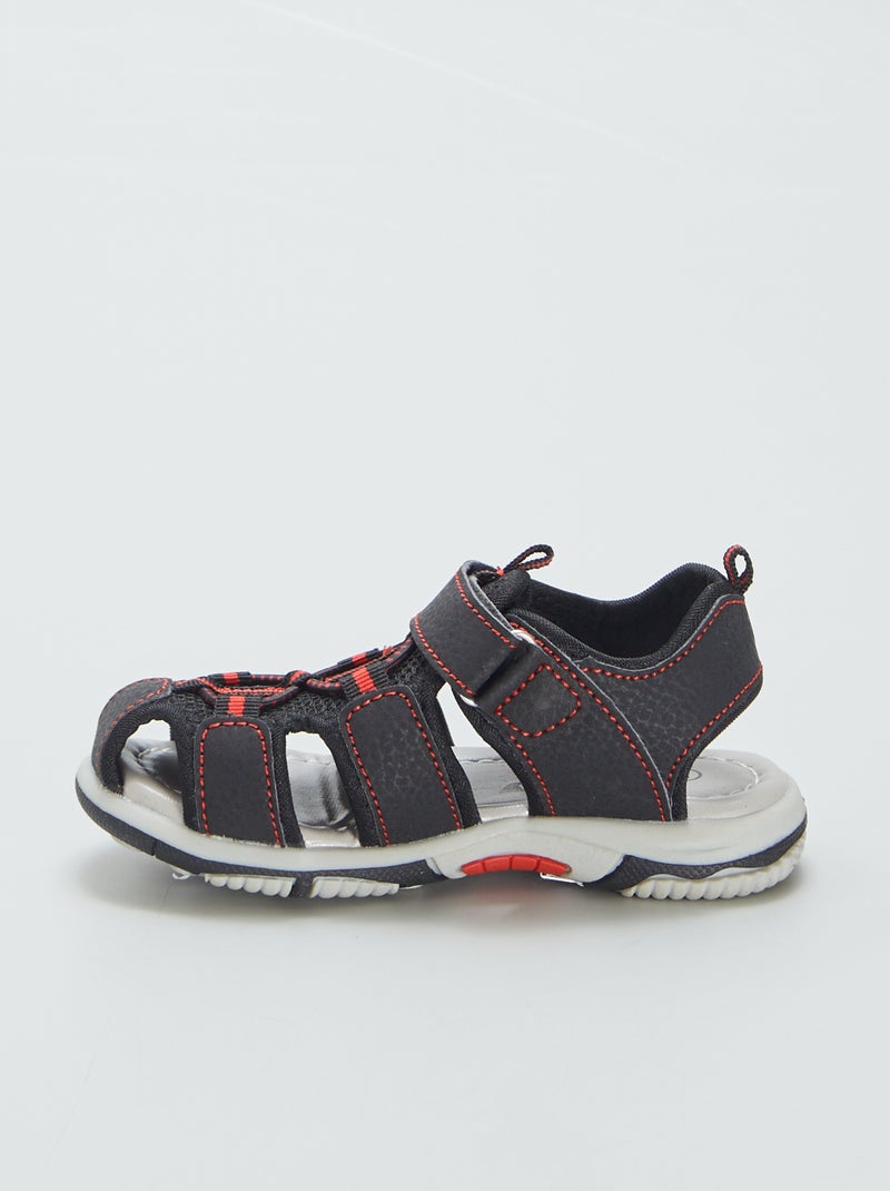 Sportieve sandalen met dichte neus ZWART Kiabi 18.00€