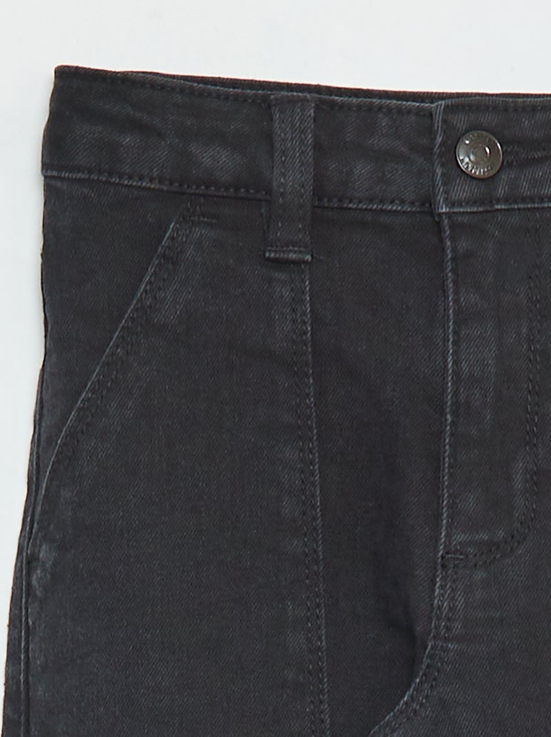 Strakke broek met zak met klepje, een bijzonder comfortabel model Grijs - Kiabi