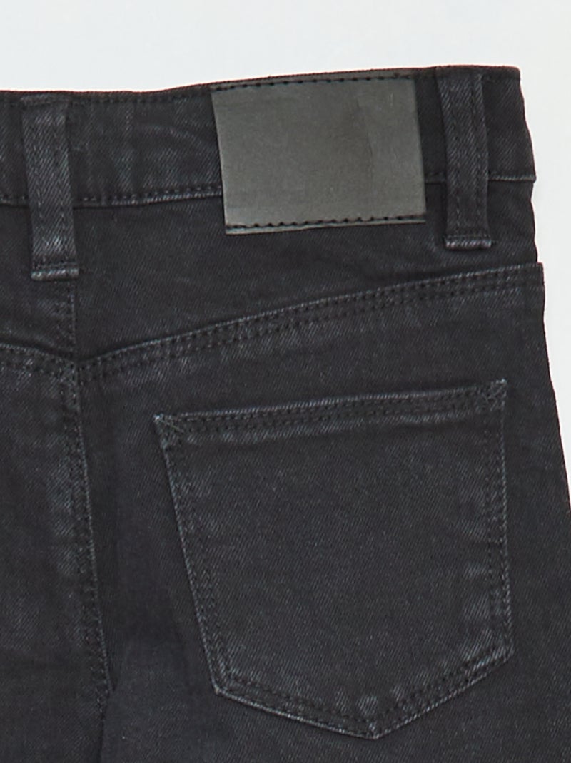 Strakke broek met zak met klepje, een bijzonder comfortabel model Grijs - Kiabi