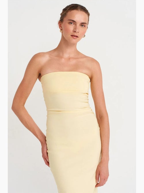 Strapless bodycon midi-jurk met split dilvin - Kiabi Strapless bodycon midi-jurk met split dilvin - Kiabi