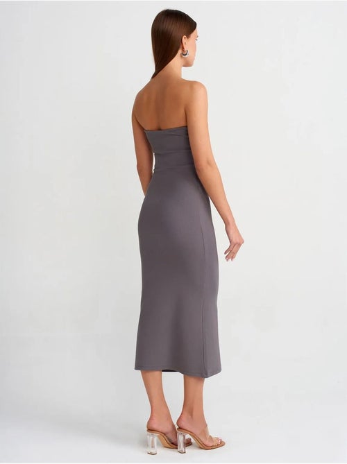 Straploze bodycon midi-jurk dilvin - Kiabi Straploze bodycon midi-jurk dilvin - Kiabi