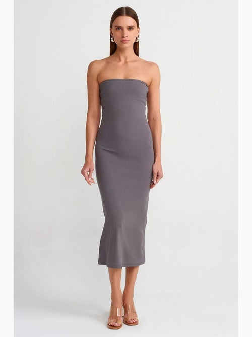 Straploze bodycon midi-jurk dilvin - Kiabi Straploze bodycon midi-jurk dilvin - Kiabi