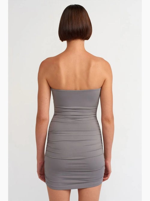 Straploze bodycon mini-jurk dilvin - Kiabi Straploze bodycon mini-jurk dilvin - Kiabi