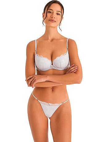 String ficelle manuela