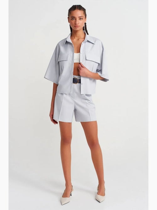 Surchemise courte oversize en crêpe dilvin - Kiabi Surchemise courte oversize en crêpe dilvin - Kiabi
