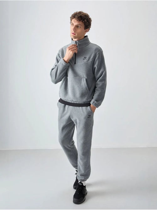 Survêtement homme deux pièces en maille peluche tommy - Kiabi Survêtement homme deux pièces en maille peluche tommy - Kiabi
