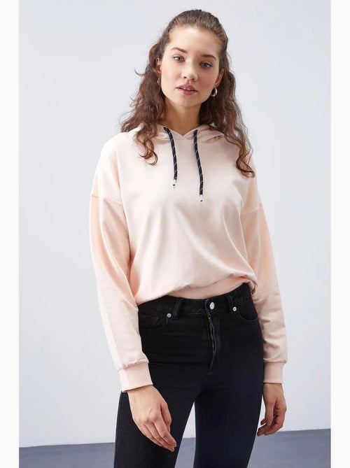Sweat à capuche coupe décontractée avec lien tommy - Kiabi Sweat à capuche coupe décontractée avec lien tommy - Kiabi