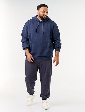Sweat à capuche et poche kangourou