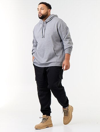 Sweat à capuche et poche kangourou