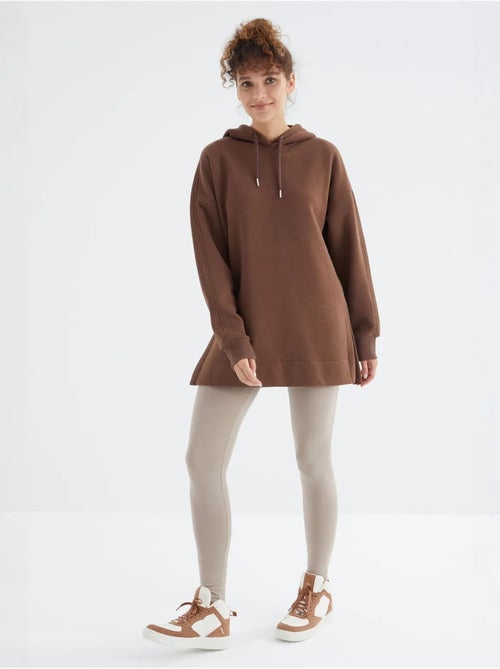 Sweat à capuche oversize avec poche tommy - Kiabi Sweat à capuche oversize avec poche tommy - Kiabi