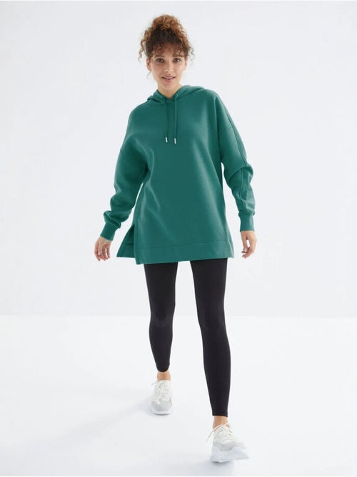 Sweat à capuche oversize avec poche tommy - Kiabi Sweat à capuche oversize avec poche tommy - Kiabi