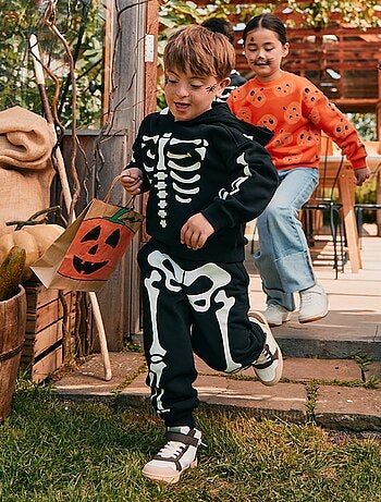 Sweat à capuche thématique 'Halloween'