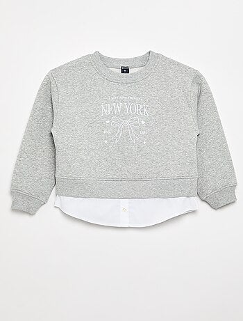 Sweat avec bas de chemise intégré et broderie poitrine