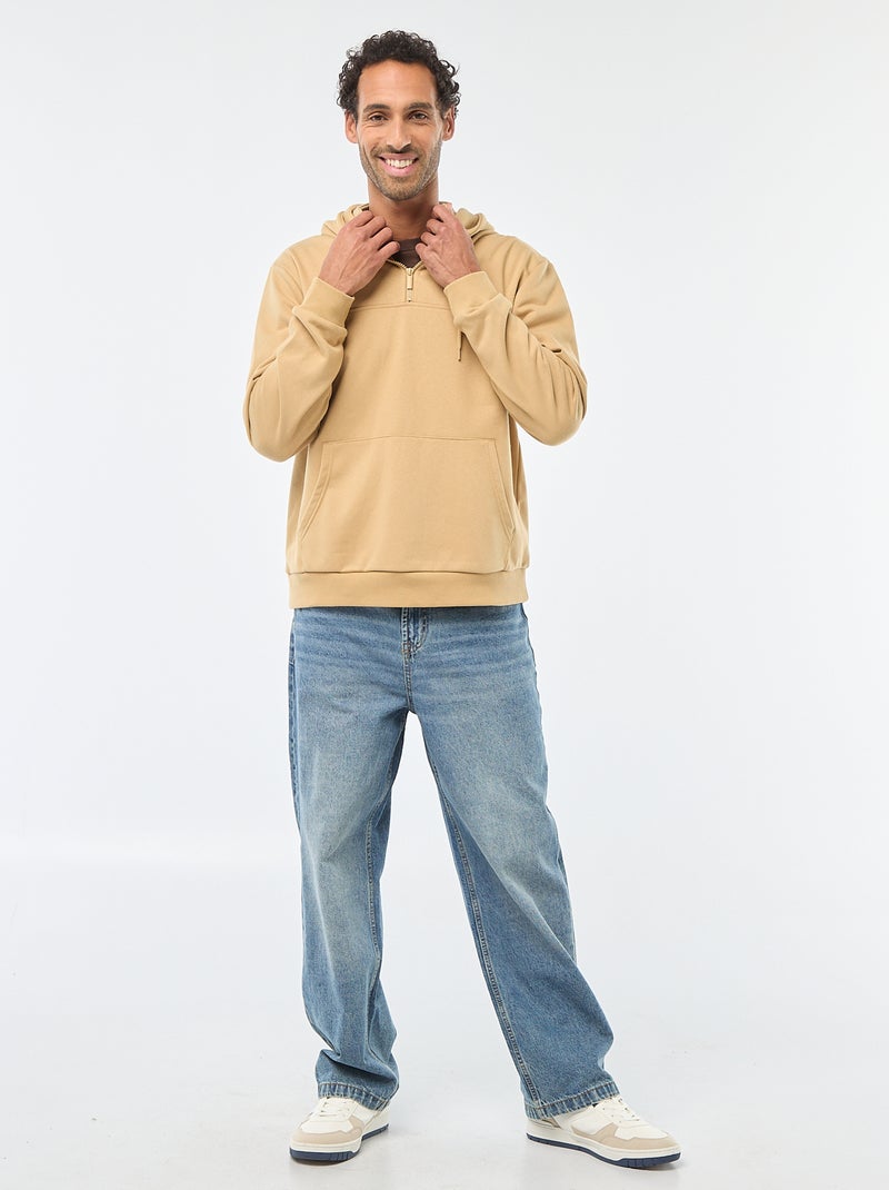 Sweat en molleton à capuche avec ouverture zippée au col Beige - Kiabi