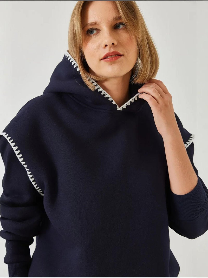 Sweat-shirt à capuche avec détails en dentelle lucci Bleu marine - Kiabi