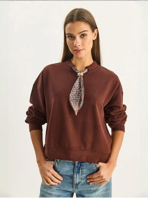 Sweat-shirt côtelé à col rond avec détail d'écharpe lucci - Kiabi Sweat-shirt côtelé à col rond avec détail d'écharpe lucci - Kiabi