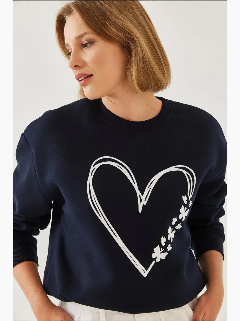 Sweat-shirt ras du cou en fil brossé imprimé cœur lucci Bleu marine - Kiabi