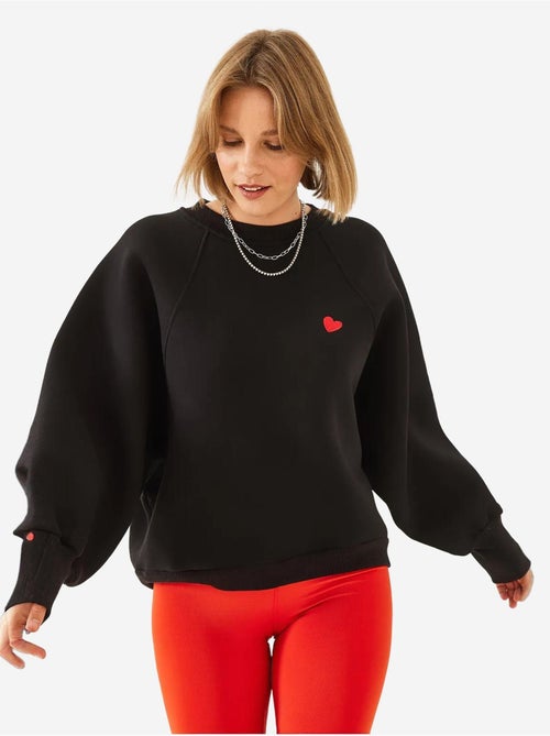 Sweat-shirt ras du cou en tissu brossé triple fil avec cœur brodé lucci - Kiabi Sweat-shirt ras du cou en tissu brossé triple fil avec cœur brodé lucci - Kiabi