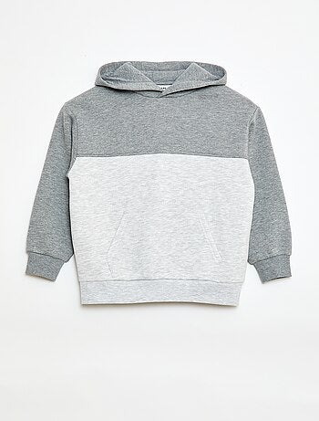 Sweater met kangoeroezak en kap