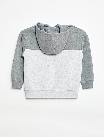 Sweater met kangoeroezak en kap