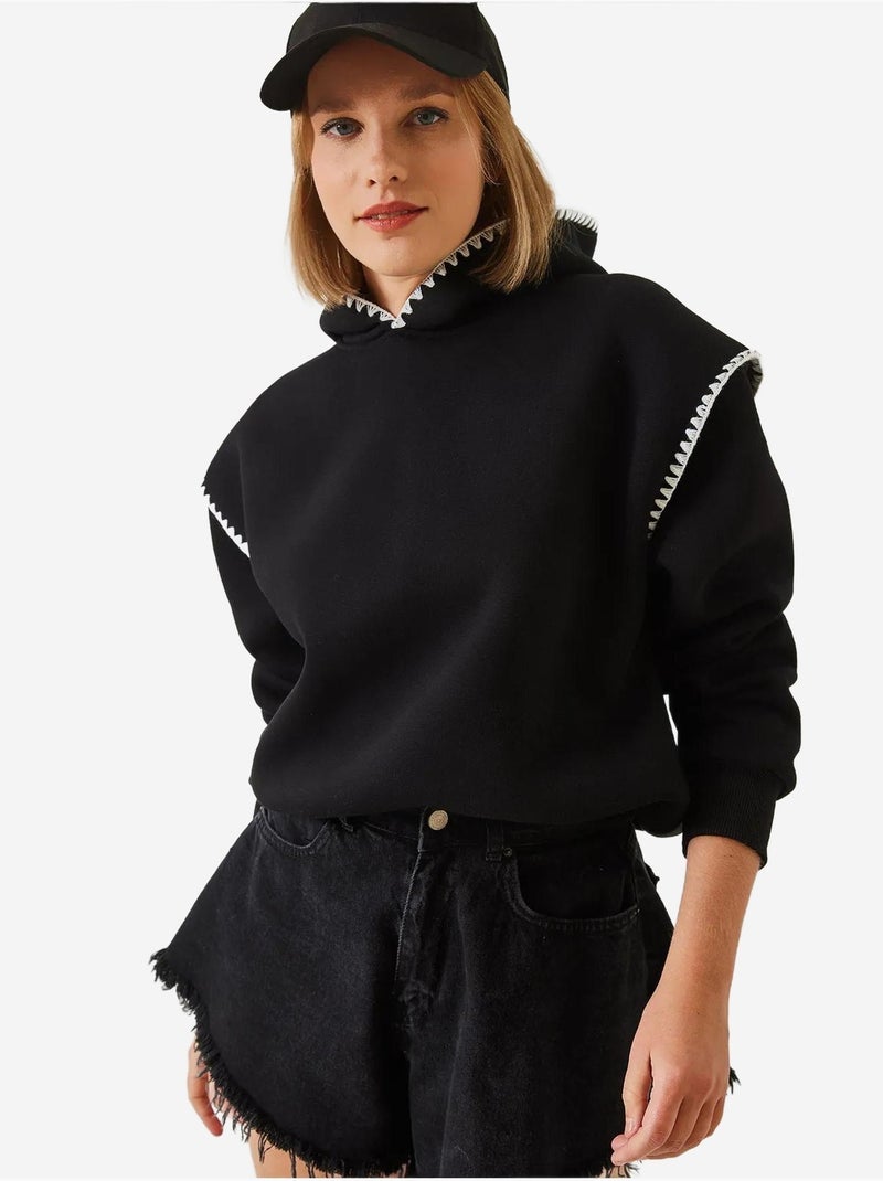Sweatshirt met capuchon en kantdetail lucci Zwart - Kiabi