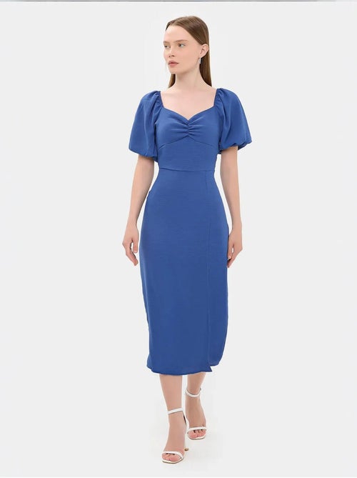 Sweetheart hals midi-jurk met zijsplit hiccup - Kiabi Sweetheart hals midi-jurk met zijsplit hiccup - Kiabi
