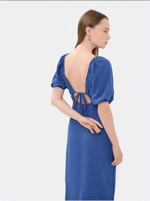 Sweetheart hals midi-jurk met zijsplit hiccup - Kiabi Sweetheart hals midi-jurk met zijsplit hiccup - Kiabi