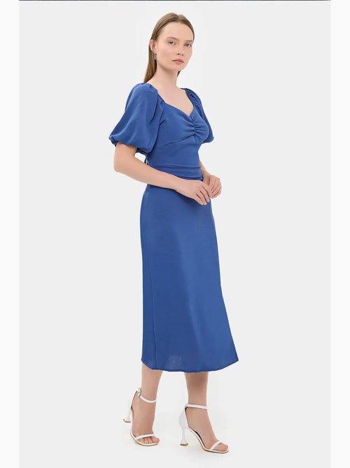 Sweetheart hals midi-jurk met zijsplit hiccup - Kiabi Sweetheart hals midi-jurk met zijsplit hiccup - Kiabi