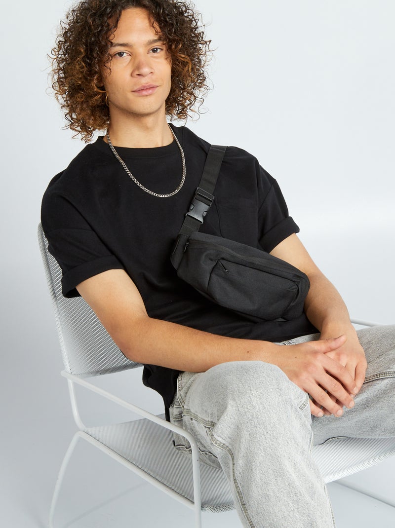 T-shirt à col rond avec poche poitrine noir - Kiabi
