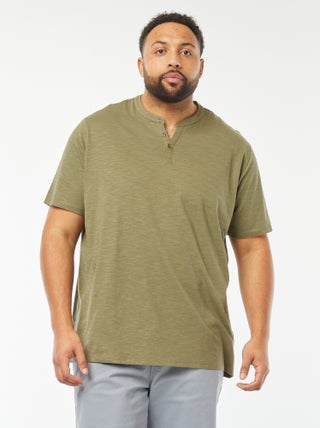 T-shirt à col tunisien