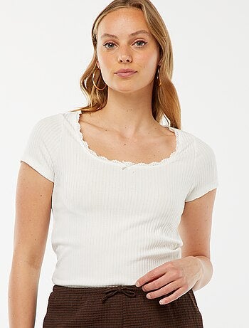 T-shirt à manches courtes avec dentelle et nœud fantaisiste