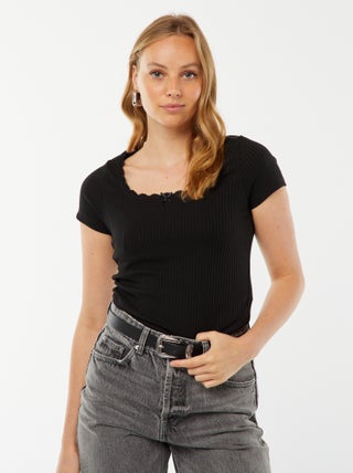T-shirt à manches courtes avec dentelle et nœud fantaisiste