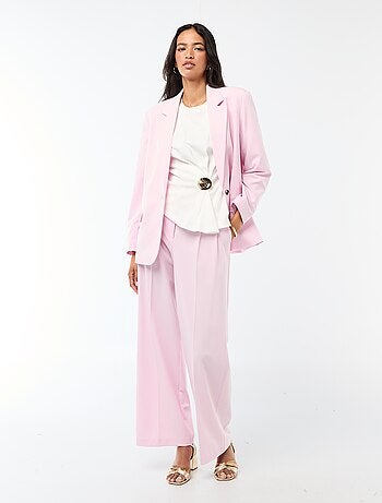 T-shirt à manches courtes drapé avec bijou fantaisie