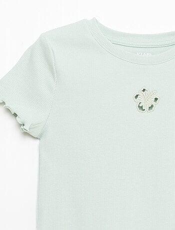 T-shirt à manches courtesavec forme ajourée