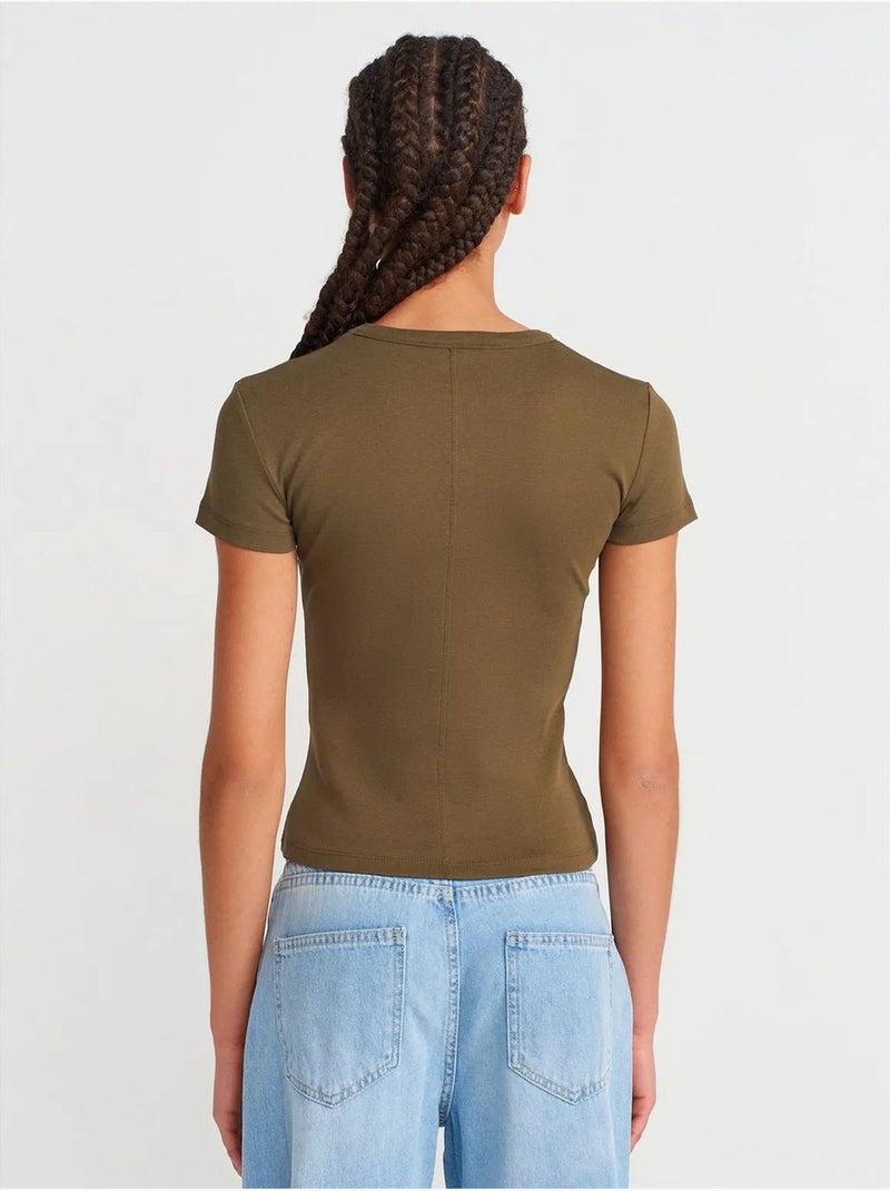 T-shirt ajusté en coton à col v dilvin Kaki - Kiabi