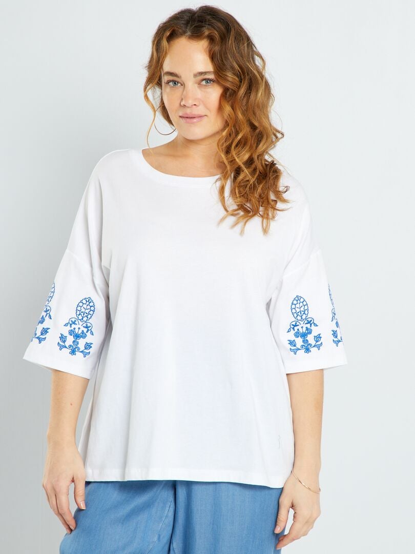 T-shirt avec broderie blanc - Kiabi