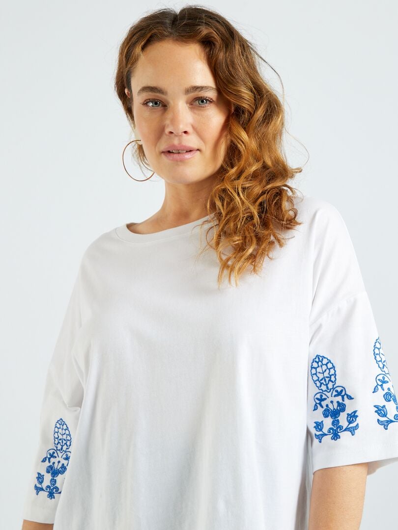 T-shirt avec broderie blanc - Kiabi