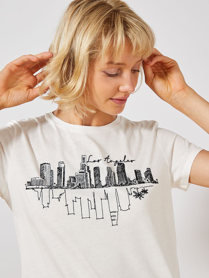 T-shirt avec broderie placée blanc skyline - Kiabi