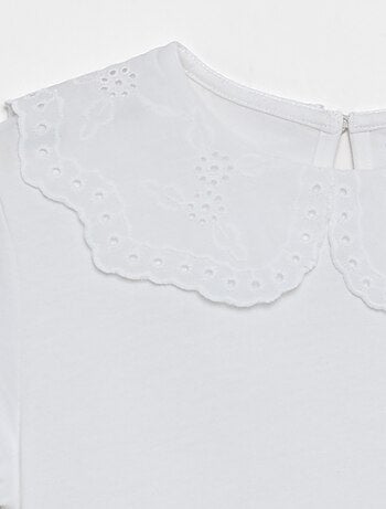 T-shirt avec col en broderies anglaises