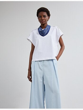 T-shirt avec des détails, mo fashion