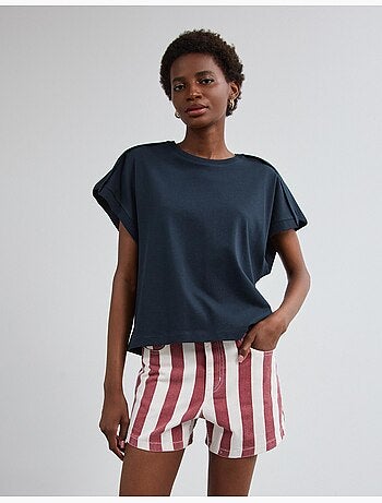 T-shirt avec des détails, mo fashion