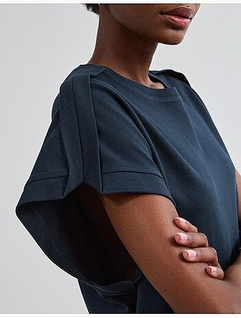 T-shirt avec des détails, mo fashion