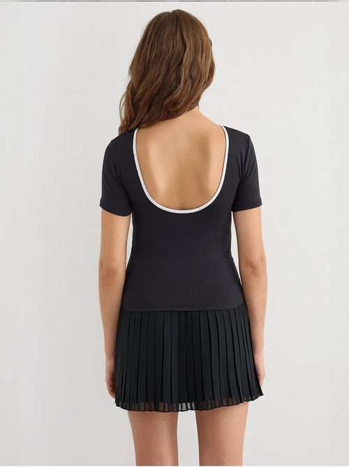 T-shirt basique en jersey avec dos ouvert hiccup - Kiabi T-shirt basique en jersey avec dos ouvert hiccup - Kiabi