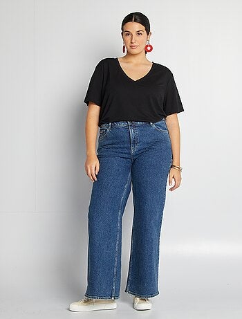 T-shirt basique uni col V