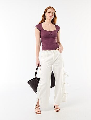 T-shirt côtelé à manches courtes avec manches volantées